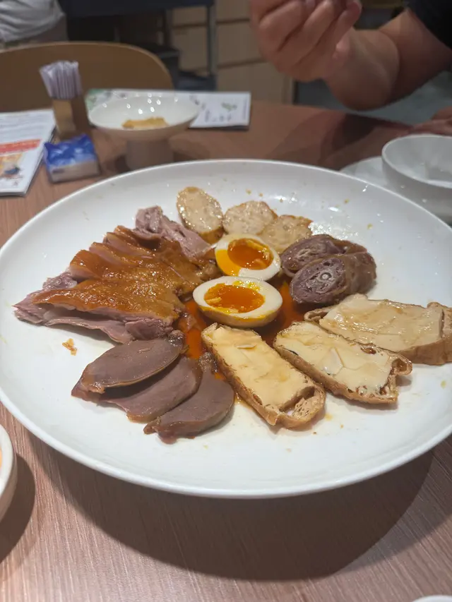 肥膏多過肉，唔夠入味