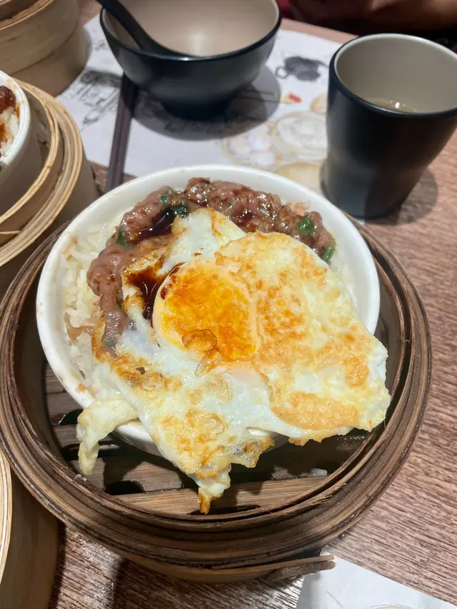 煎蛋牛肉飯