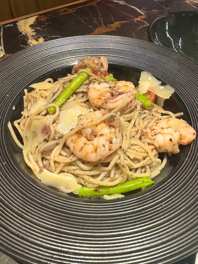 黑松露大蝦意粉