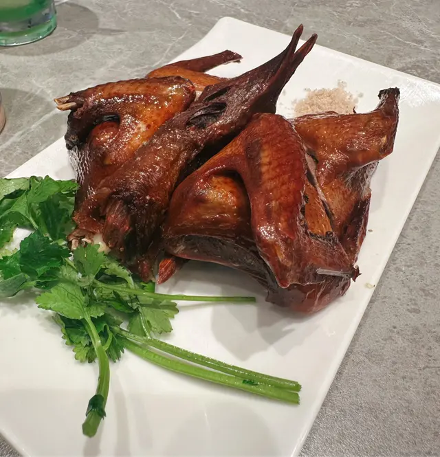 紅燒元朗脆皮乳鴿