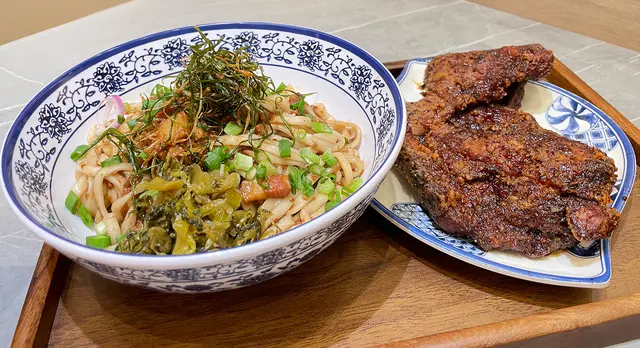 蜜汁滷排骨手工麵