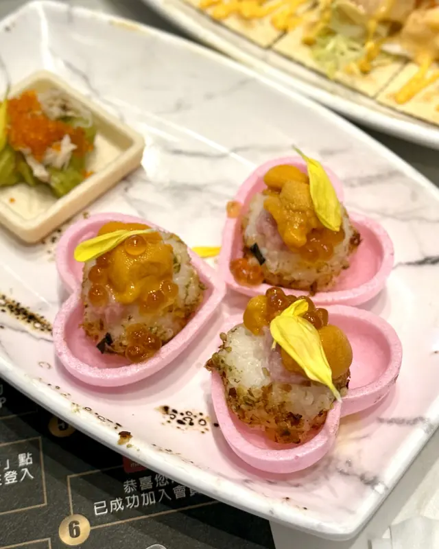 海膽魚籽拖羅蓉中餅