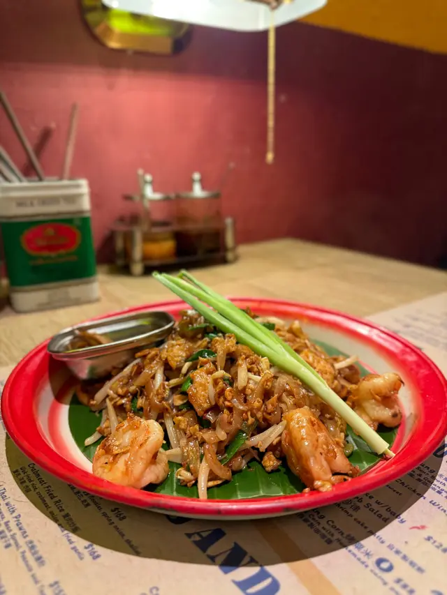 Pad Thai with prawns