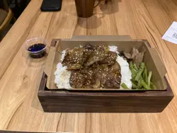 好食，牛舌軟熟，啲菜都整得幾好食。調味方面，醬汁另上，可以根據個人喜好調味。