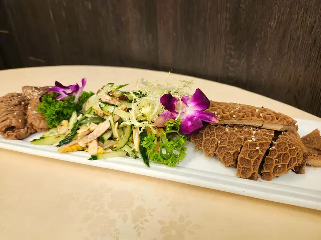 鹵水拼盤(手撕雞,豬大腸,金錢肚)