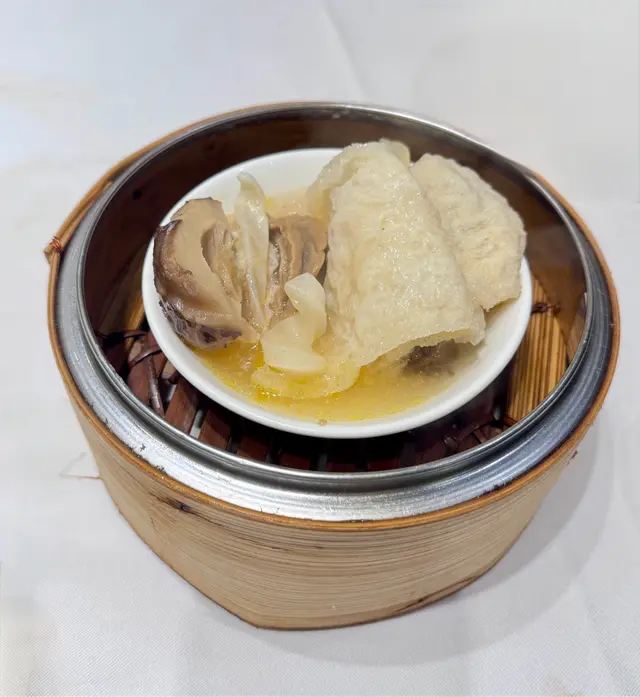 鮑魚鰵肚滑雞扎