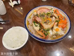招牌膏蟹蒸肉餅
