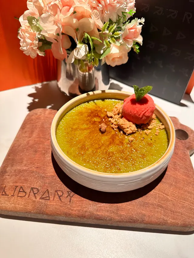 Pistachio creme brulee