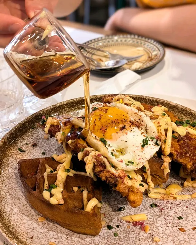 自家製芥末洋蔥醬炸雞窩夫