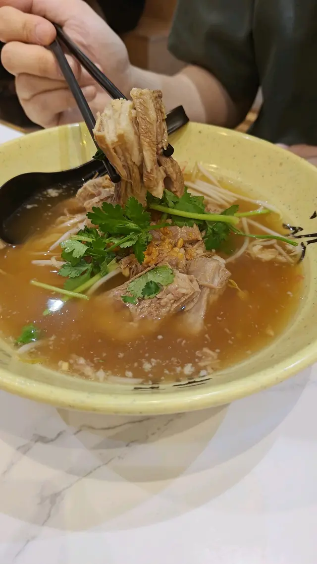 新疆手抓羊腩麵