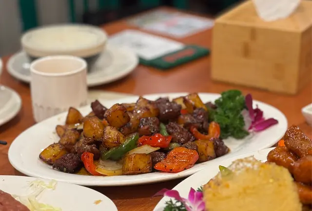 蜜椒薯仔牛柳粒