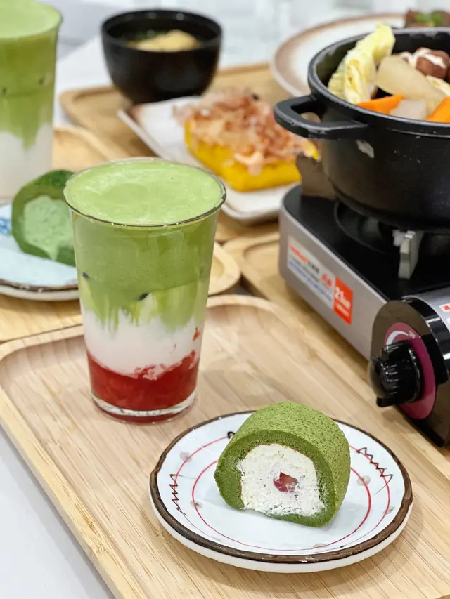 凍抹茶草莓鮮奶配小抹茶草莓卷