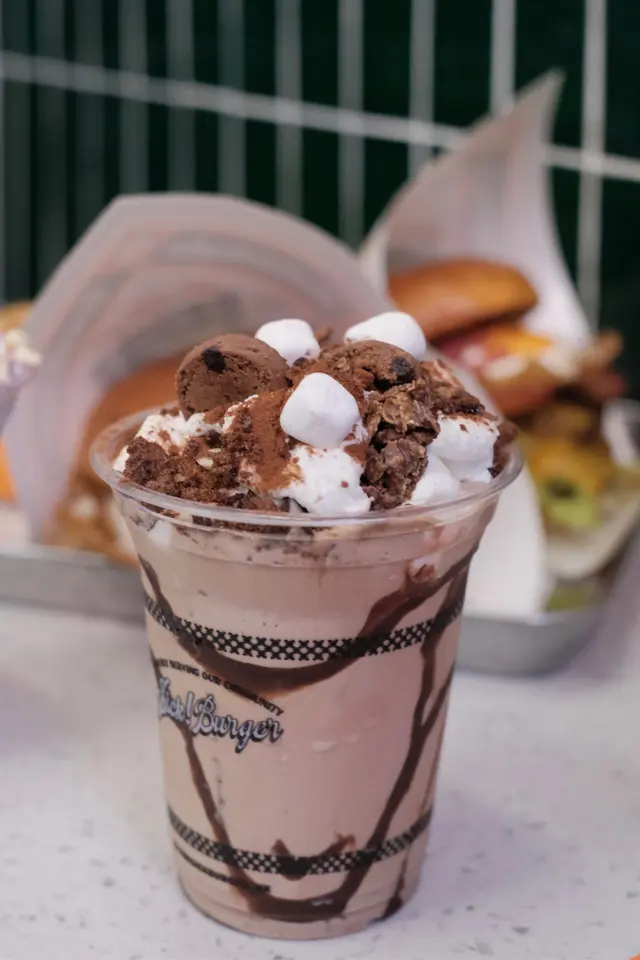 Oval & Choco SICK! Shake