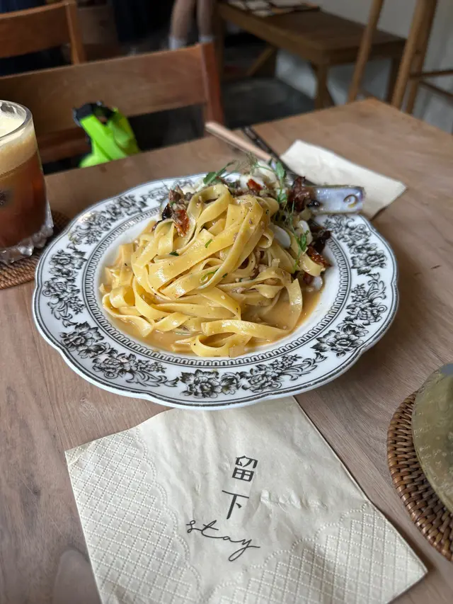 本地蛏子全蛋阔意粉