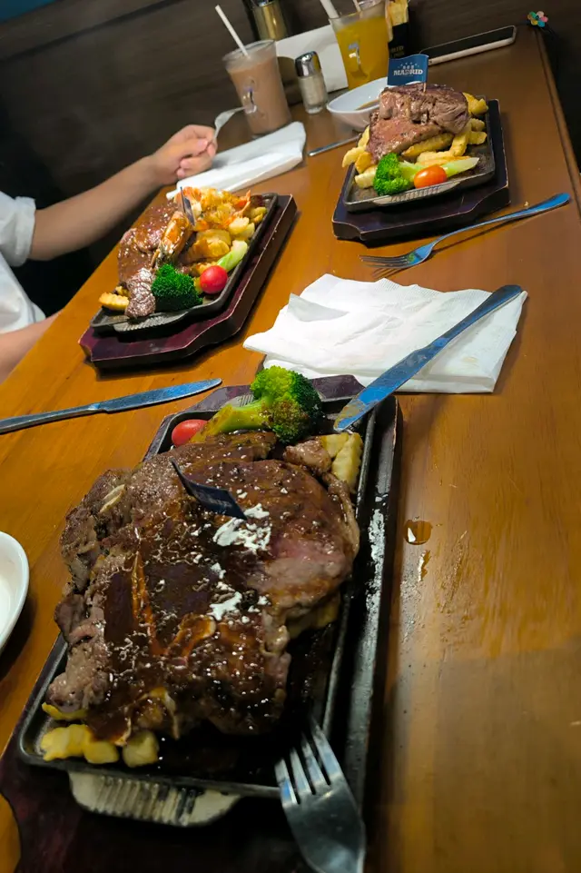 3個鐵板餐, 唔掂!