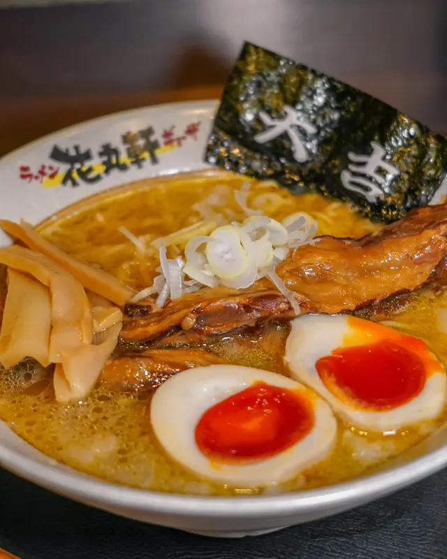 招牌慢煮原條豬軟骨拉麵