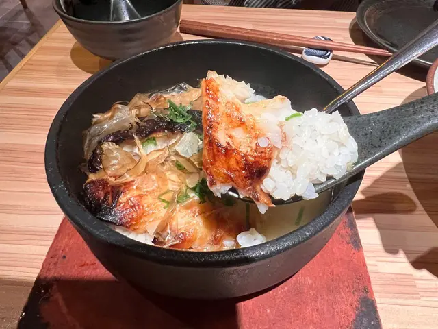 燒銀鱈魚配魚湯飯
