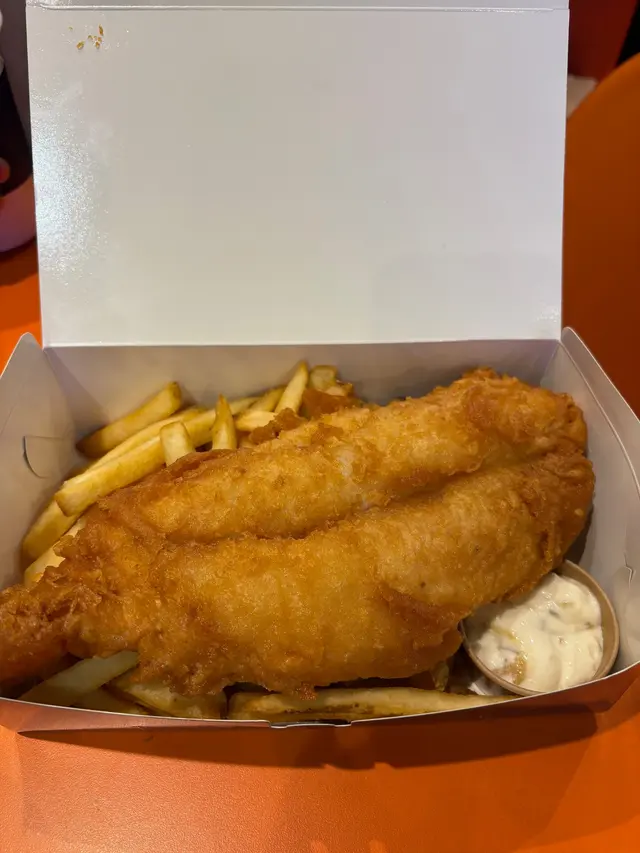 英倫炸魚配自家製粒粒他他醬