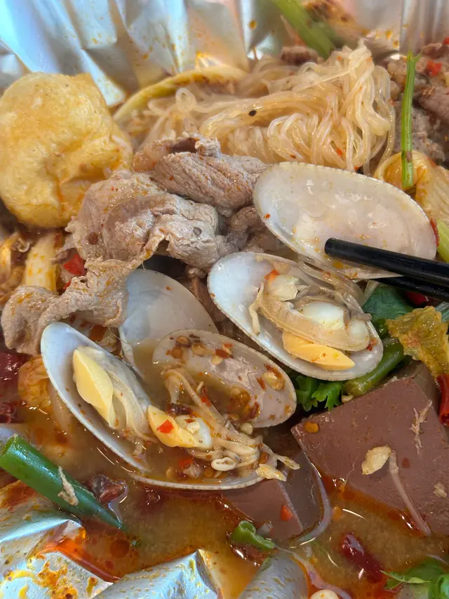 香辣羊肉片花甲粉