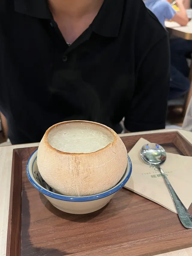 雪燕娟姍奶燉椰皇