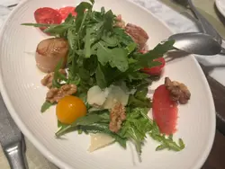 Seared Scallop with Grapefruit and Arugula Salad