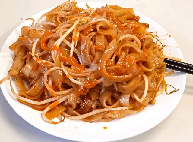 芽菜炒河粉
