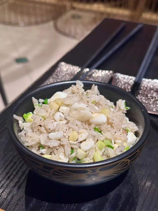 松露菜粒蛋白炒飯