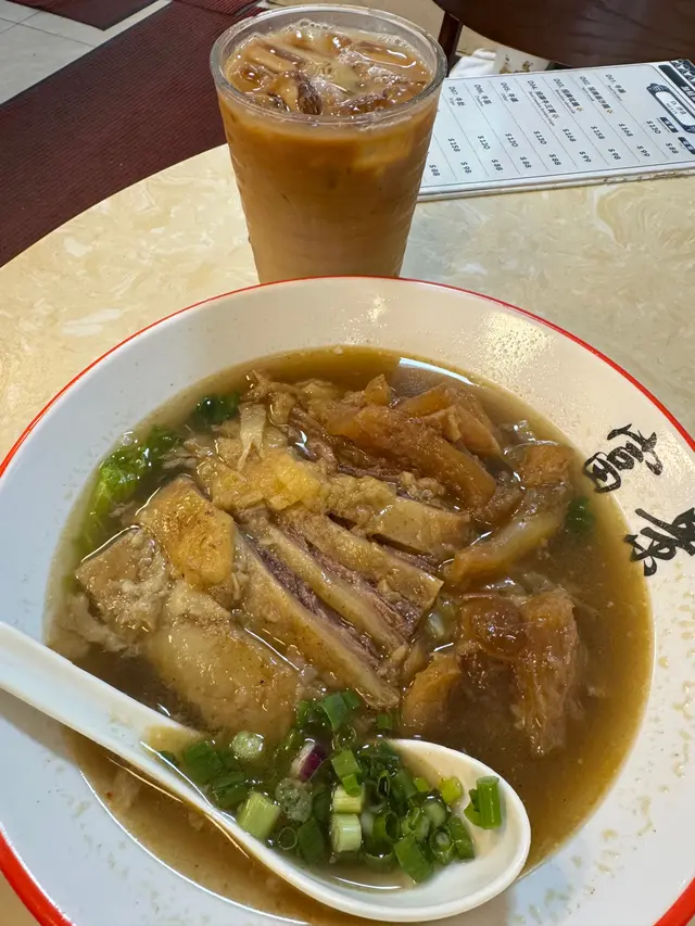 牛筋牛腩粗麵+凍奶茶