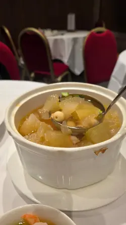 冬瓜盅拼冰鎮咕嚕肉