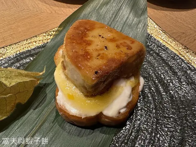 蛋白菠蘿慕絲鵝肝多士