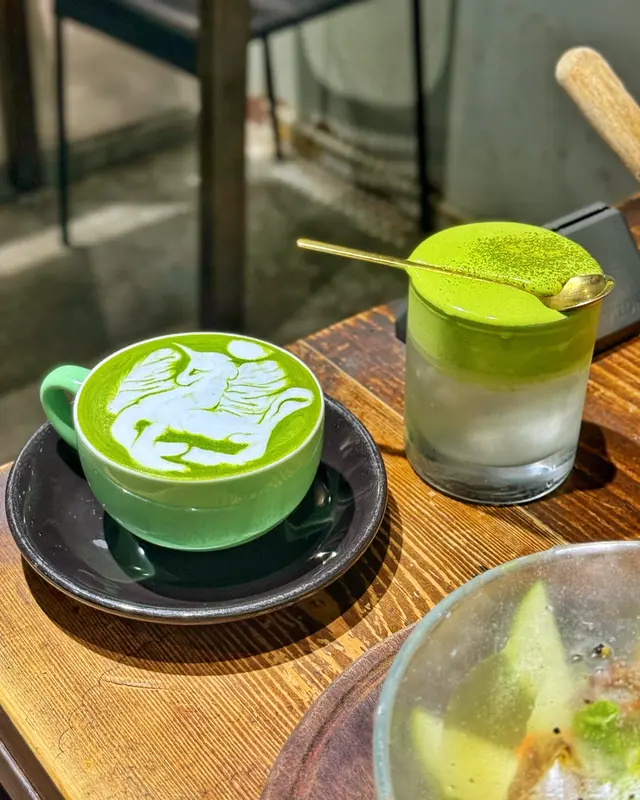 抹茶奶蓋椰子水