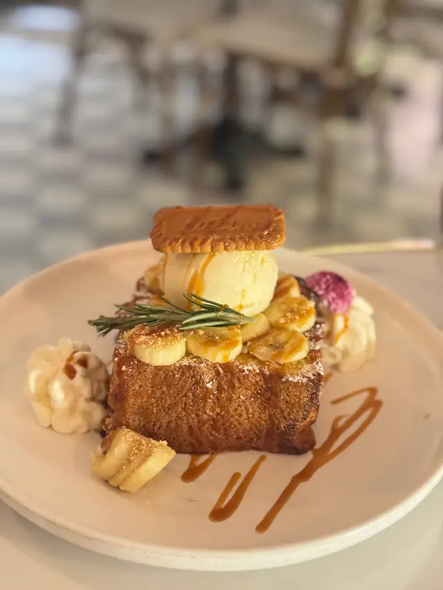 香蕉焦糖法式多士配雪糕