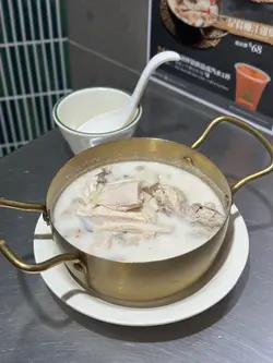 足料椰汁雞煲