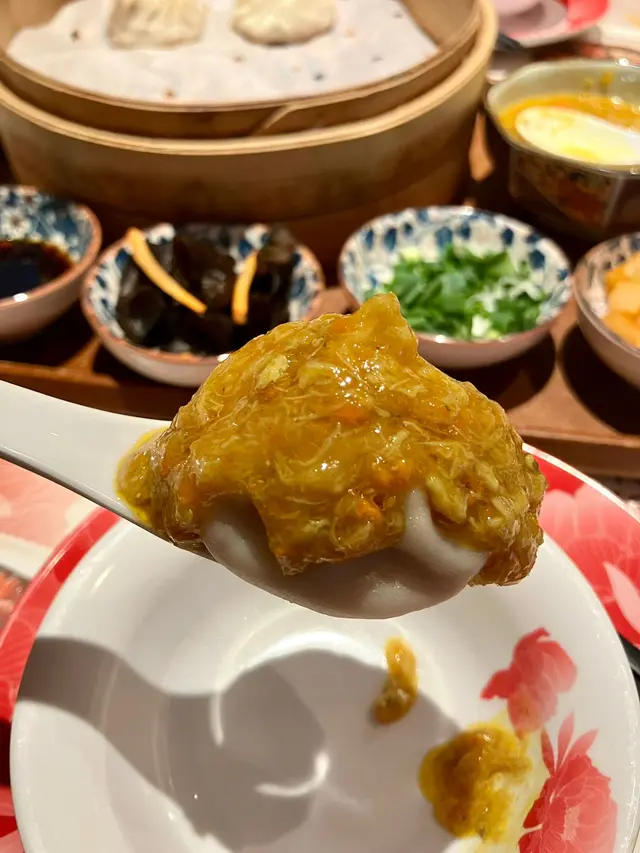 蟹粉浸小籠包