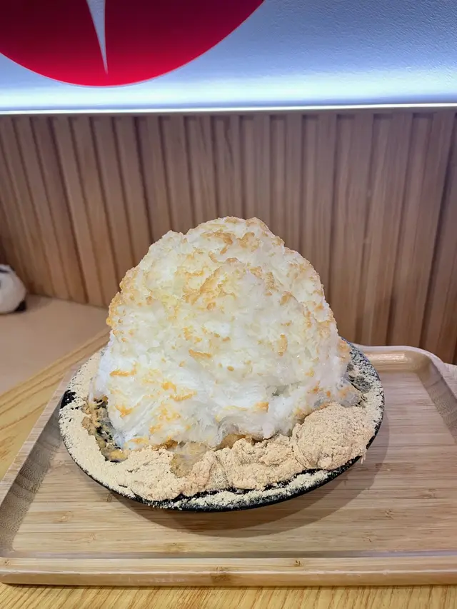 生牛奶冰+ 黃豆粉蕨餅