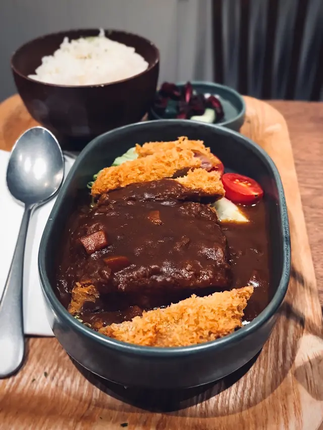 日式咖喱吉列豚肉定食