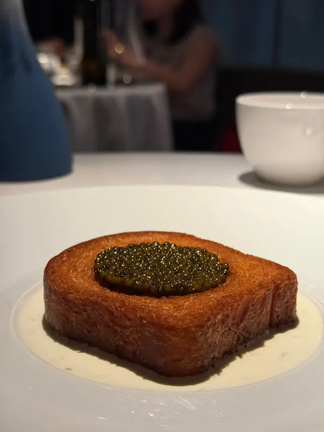 BRIOCHE BEEF TARTARE WITH CAVIAR