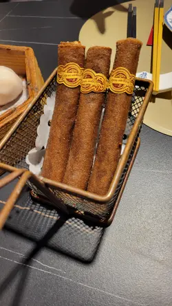 牛油果鲜虾雪茄