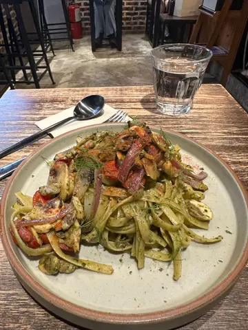 蚬肉青酱意粉