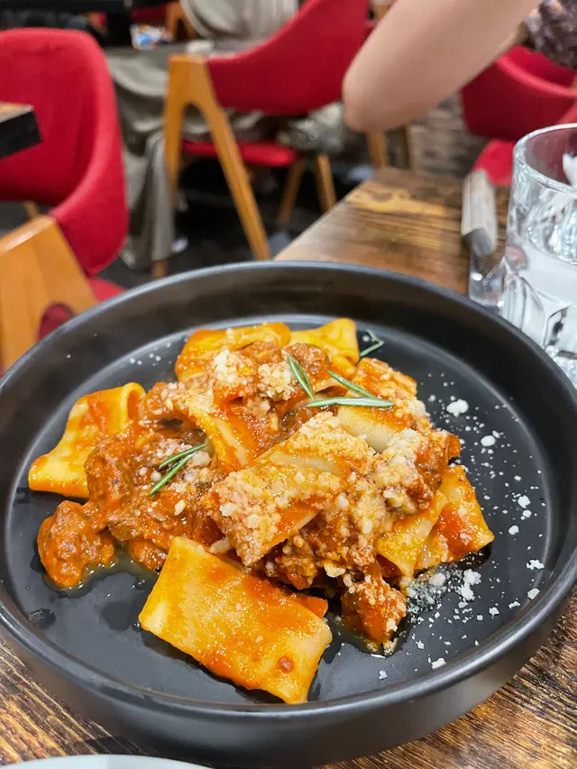 MEZZE MANICHE AL BRASATO DI WAGYU +$178