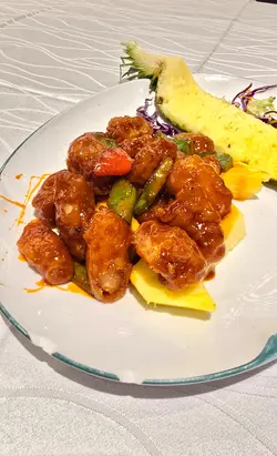  鲜菠萝咕噜肉