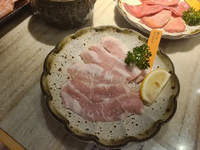 黑毛豚脛肉