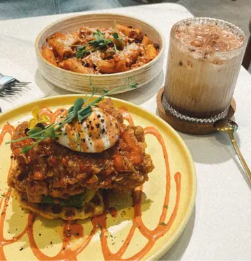 Crispy Gee  &  Spicy Vodkatoni
