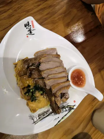 盐鸭比想像中出色,肉质嫩滑