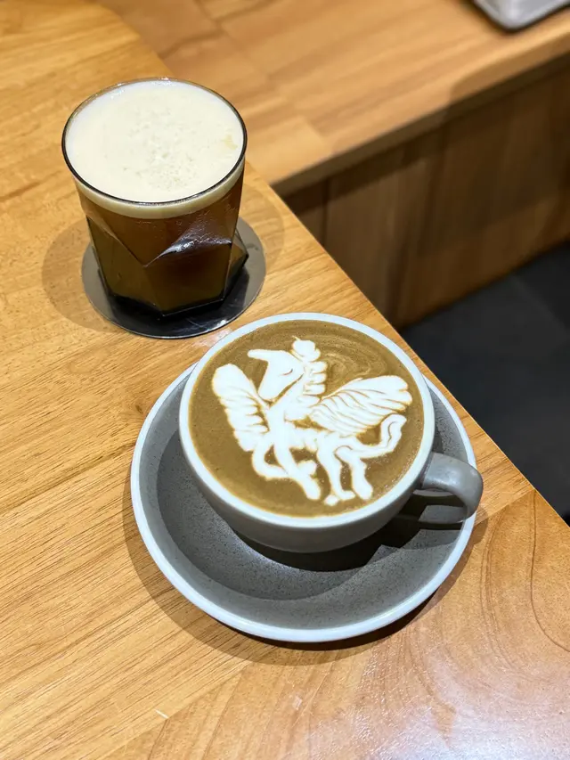 Ice Peach Tea , Hot Hojicha Latte