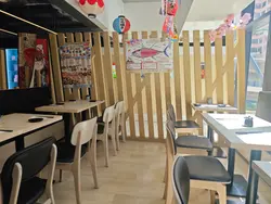 位子比较小，虽然今次冇订座都入到，不过最好有订座啦。