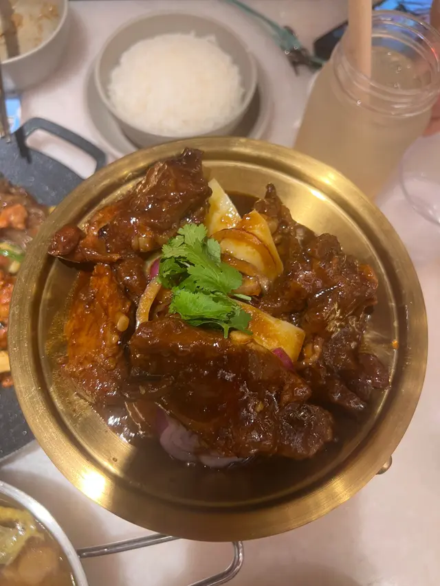 醬香豬軟骨鍋配珍珠飯