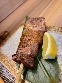 厚切牛舌芯串燒