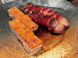 驰名烧味双辉 - 蜜汁叉烧、脆皮烧腩仔