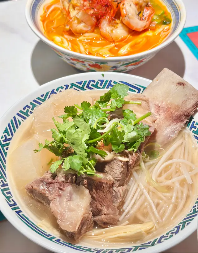 牛肋骨濃湯米線